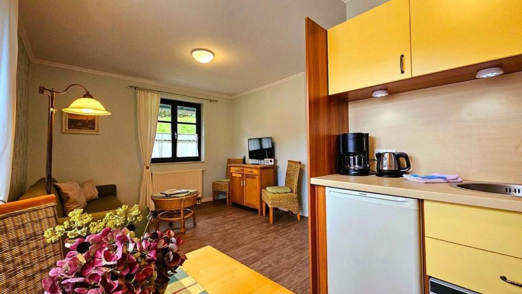 Hotel Godewind Thiessow Bagian luar foto