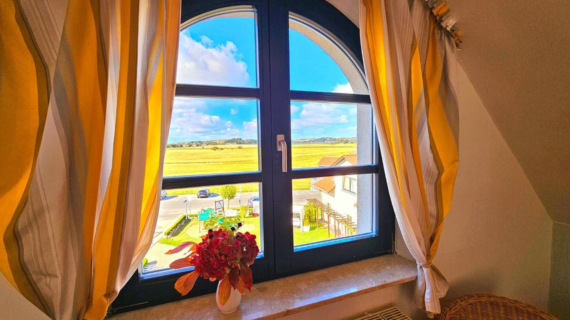 Hotel Godewind Thiessow Bagian luar foto