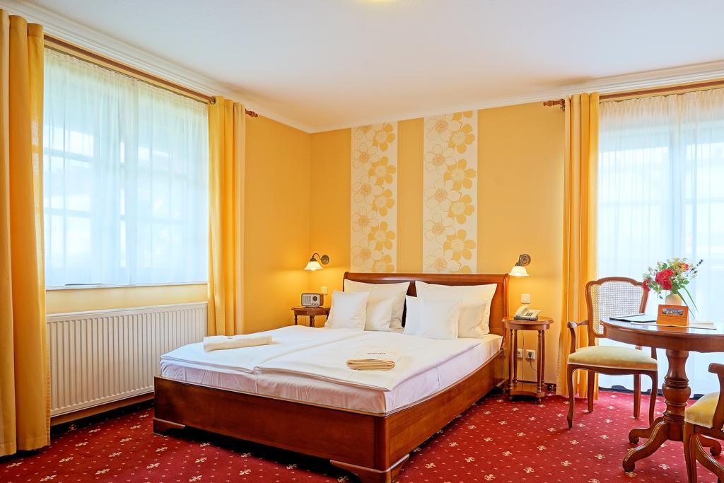 Hotel Godewind Thiessow Bagian luar foto