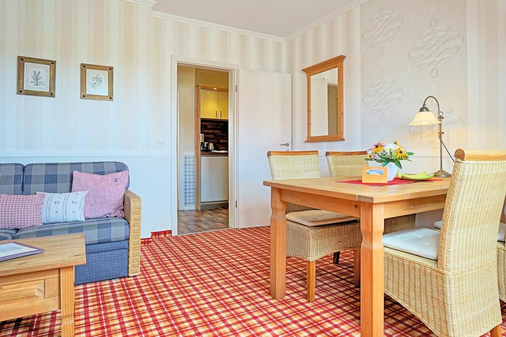 Hotel Godewind Thiessow Bagian luar foto