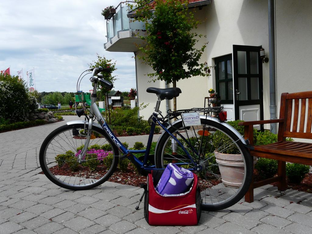 Hotel Godewind Thiessow Bagian luar foto