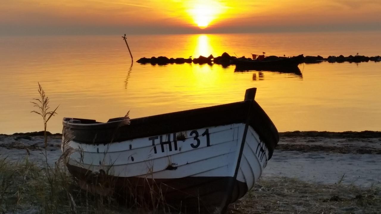 Hotel Godewind Thiessow Bagian luar foto
